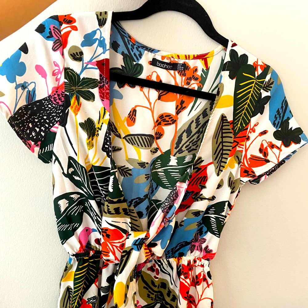 BOOHOO US size 6 tropical romper only worn once great condition